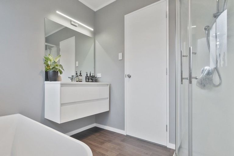 Photo of property in 8b Huia Avenue, Forest Lake, Hamilton, 3200