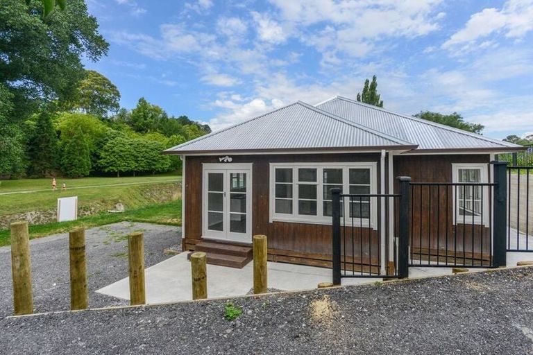 Photo of property in 15 Keirunga Road, Havelock North, 4130