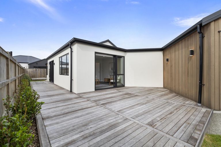 Photo of property in 17c Brightwater Terrace, Terrace End, Palmerston North, 4410