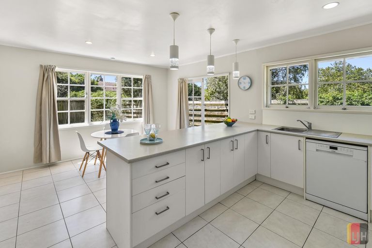 Photo of property in 320 Weymouth Road, Weymouth, Auckland, 2103