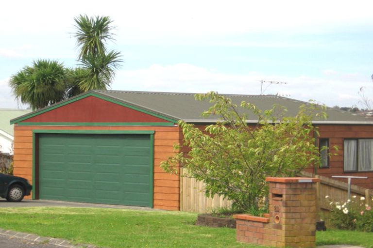Photo of property in 25 Miriam Corban Heights, Henderson, Auckland, 0612