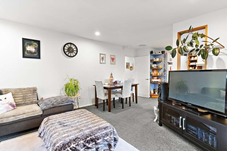 Photo of property in 2/38 Fenchurch Street, Redwood, Christchurch, 8051