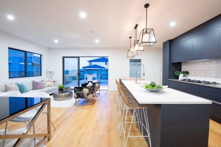 Photo of property in 58 Lime Hill Rise, Flat Bush, Auckland, 2019