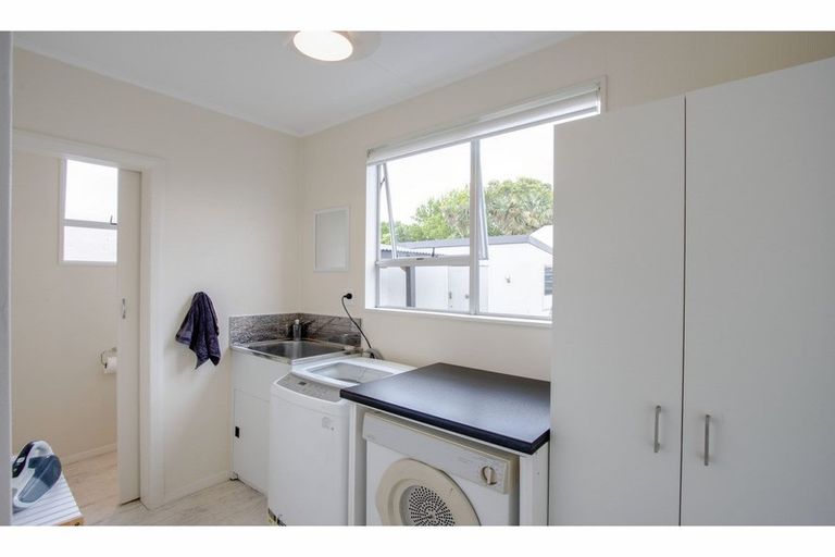 Photo of property in 504 Grove Road, Mayfair, Hastings, 4122