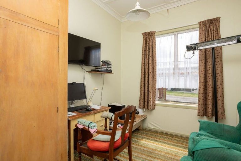 Photo of property in 10 Allardice Street, Dannevirke, 4930