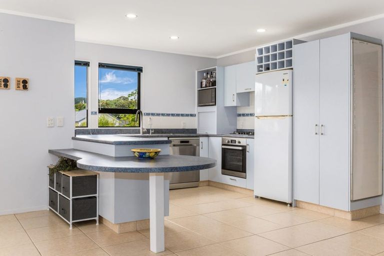 Photo of property in 14 Bowman Place, Whitby, Porirua, 5024