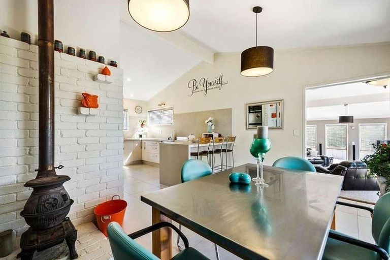 Photo of property in 64 James Cook Drive, Welcome Bay, Tauranga, 3112