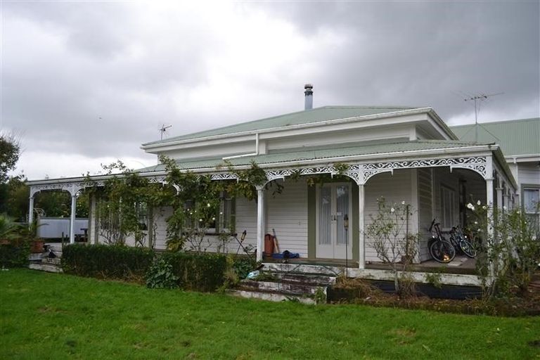 Photo of property in 26 Takiroa Street, Urenui, 4375