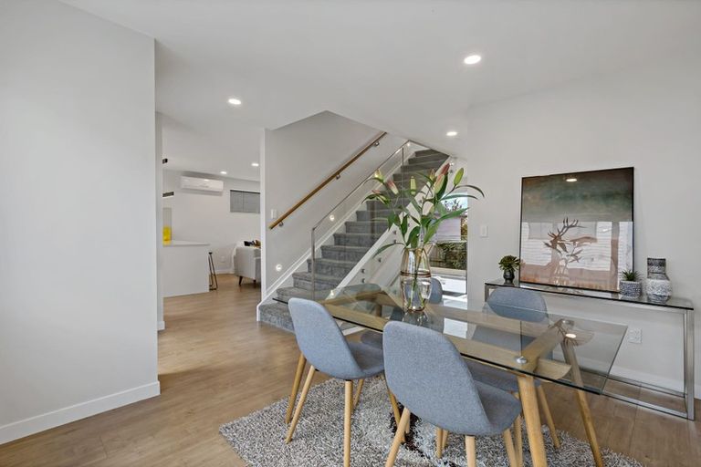 Photo of property in 21c Roseberry Avenue, Birkenhead, Auckland, 0626