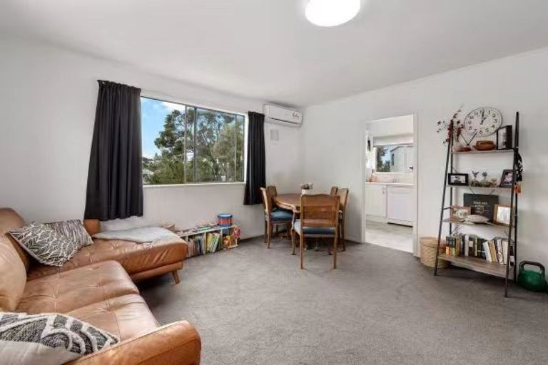 Photo of property in 2/29 Ludlow Terrace, Totara Vale, Auckland, 0627