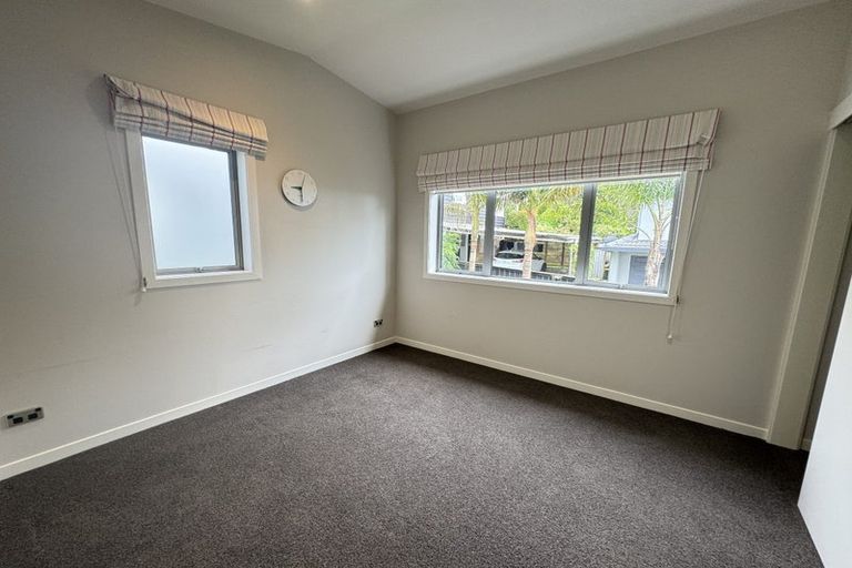 Photo of property in 2/6 Sandford Street, Campbells Bay, Auckland, 0630
