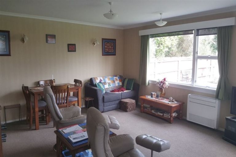 Photo of property in 12 Eaton Street, Waimate, 7924