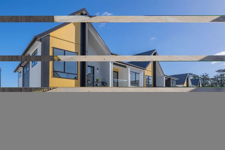 Photo of property in 25 Kumerahou Street, Kumeu, 0810
