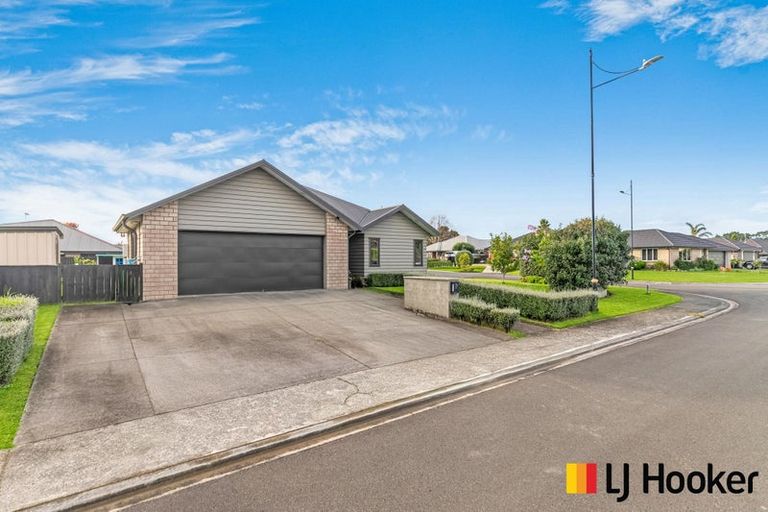 Photo of property in 31 Harbour Crest Drive, Waiuku, 2123