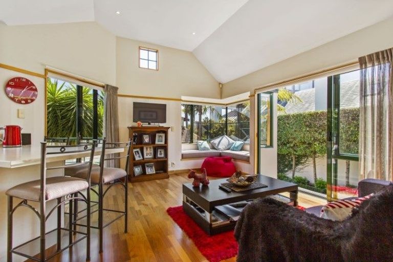 Photo of property in 45b Takutai Avenue, Half Moon Bay, Auckland, 2012