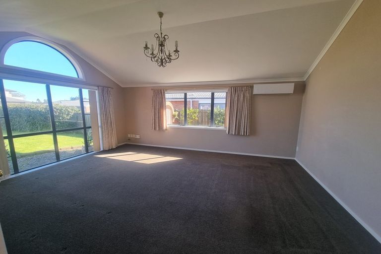 Photo of property in 5 Duggan Drive, Owhata, Rotorua, 3010