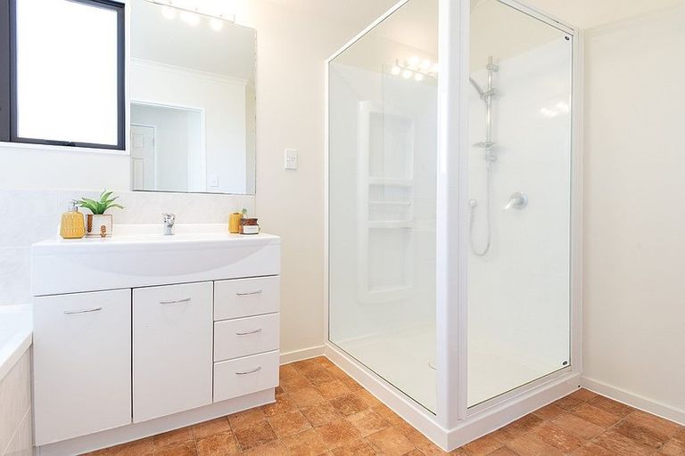 Photo of property in 65 Amesbury Drive, Churton Park, Wellington, 6037