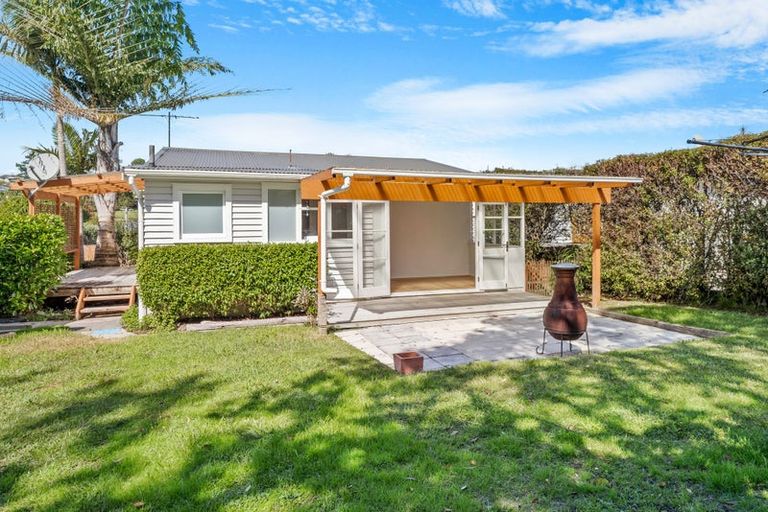 Photo of property in 10 Brandon Road, Manly, Whangaparaoa, 0930