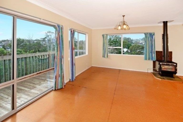 Photo of property in 73 Fairclough Road, Beach Haven, Auckland, 0626