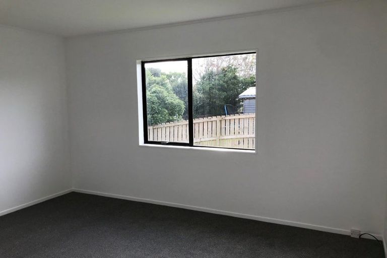 Photo of property in 2/27 Templeton Place, Clendon Park, Auckland, 2103