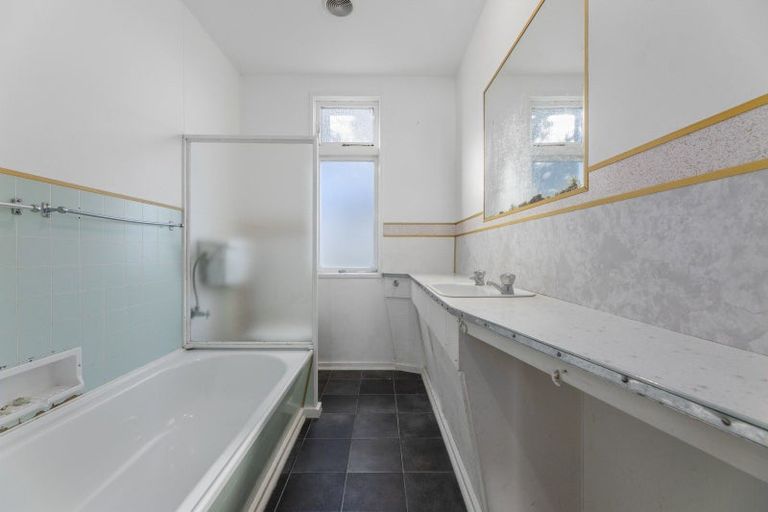 Photo of property in 142 Charles Street, Blenheim, 7201