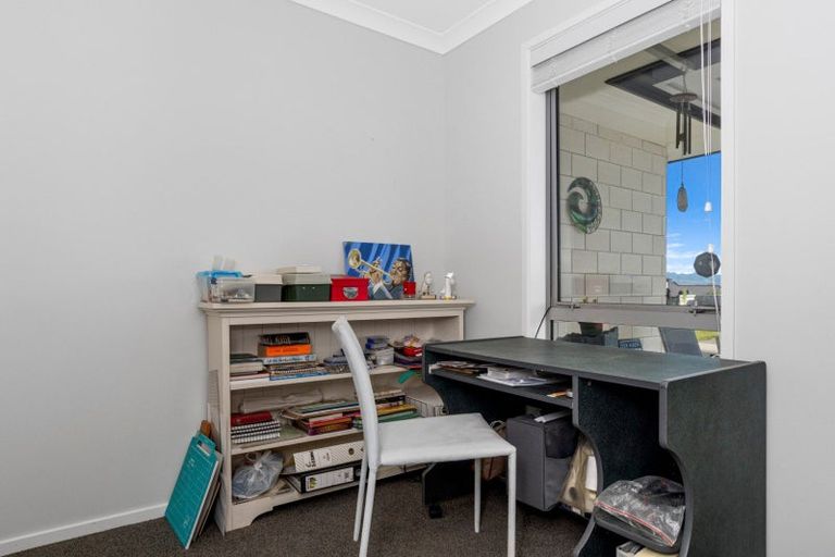 Photo of property in 76 Bert Wall Drive, Omokoroa, 3114