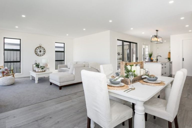 Photo of property in 11 Hurunui Drive, Te Awa, Napier, 4110