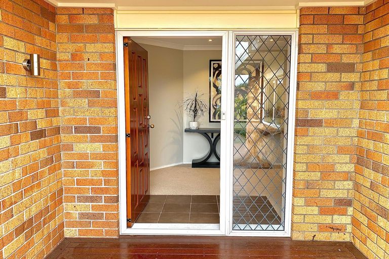 Photo of property in 1 Tuakura Way, The Gardens, Auckland, 2105