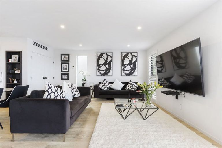 Photo of property in 18a Marama Street, Castor Bay, Auckland, 0620