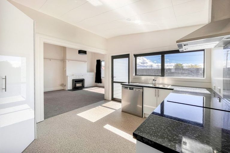 Photo of property in 4 Cross Street, Milton, 9220