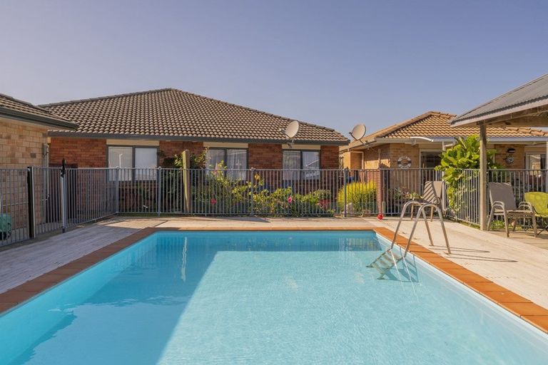 Photo of property in Mayfair Gardens, 3/2 Mayfair Close, Whitianga, 3510