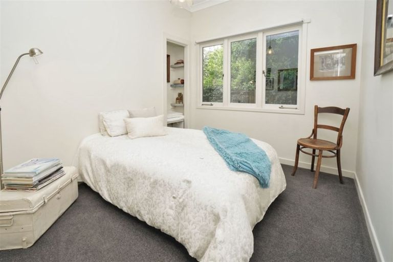 Photo of property in 6 Forest Lake Road, Forest Lake, Hamilton, 3200