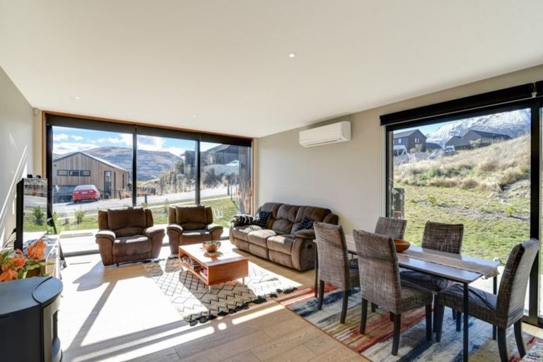 Photo of property in 25 Falconer Rise, Jacks Point, Queenstown, 9371