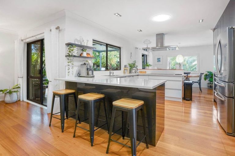 Photo of property in 9 Wynona Close, Albany, Auckland, 0632