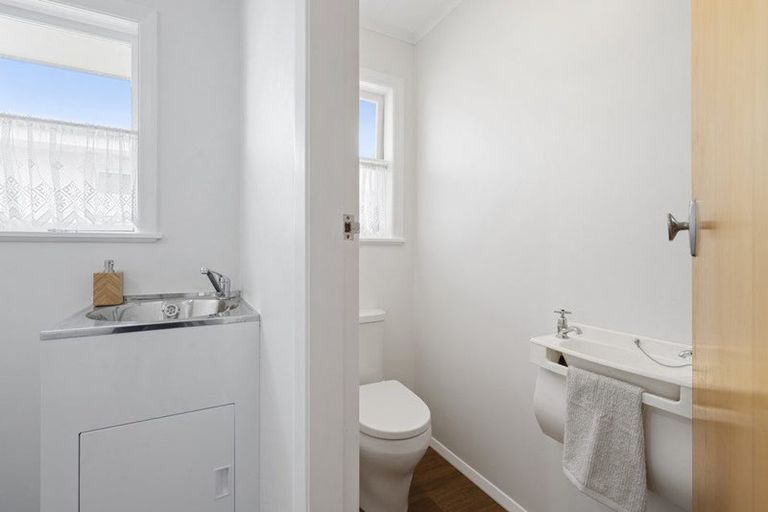 Photo of property in 210 Taita Drive, Avalon, Lower Hutt, 5011