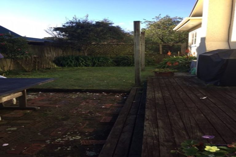 Photo of property in 1 Renown Road, Raumati South, Paraparaumu, 5032