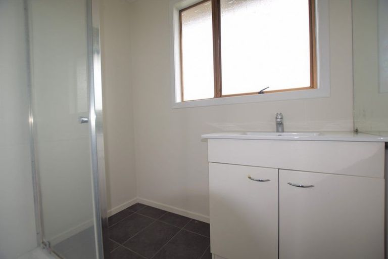 Photo of property in 5a Sena Place, Clover Park, Auckland, 2019