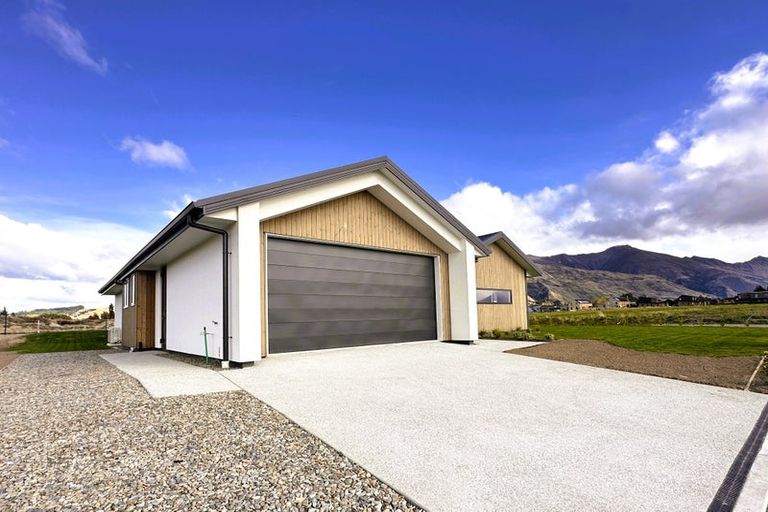 Photo of property in 42 Deans Drive, Wanaka, 9382