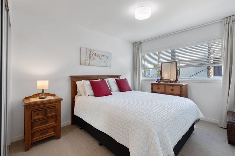 Photo of property in 1/154 Marine Parade, Mount Maunganui, 3116