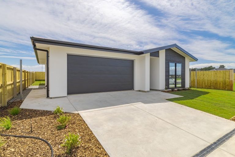 Photo of property in 10 Harlequin Drive, Rolleston, 7614