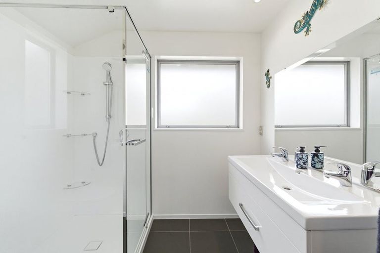 Photo of property in 15 Cridland Place, Halswell, Christchurch, 8025