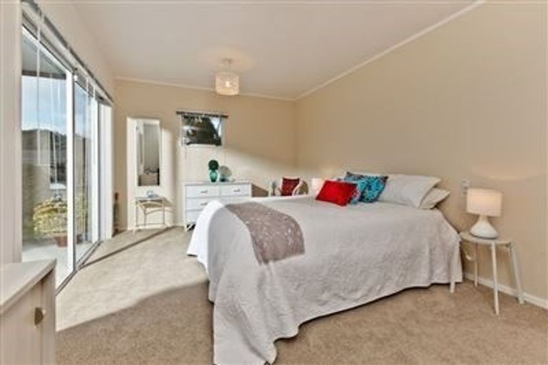 Photo of property in 94 Stapleford Crescent, Browns Bay, Auckland, 0630