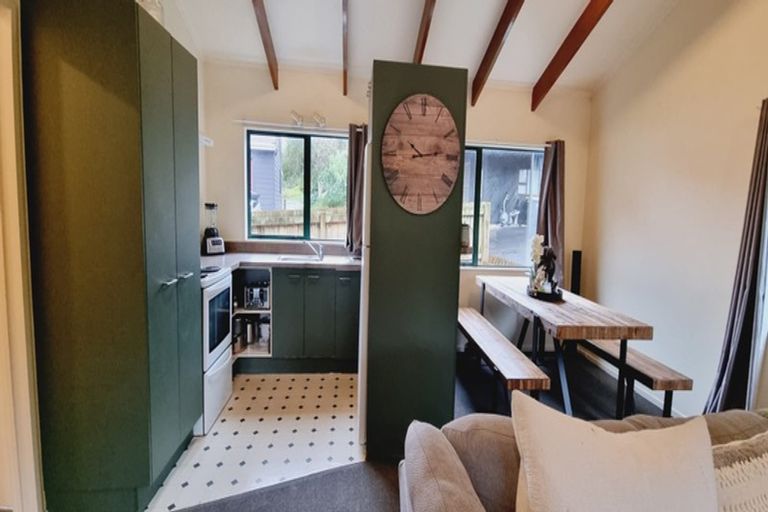 Photo of property in 41a Cyclarama Crescent, Massey, Auckland, 0614