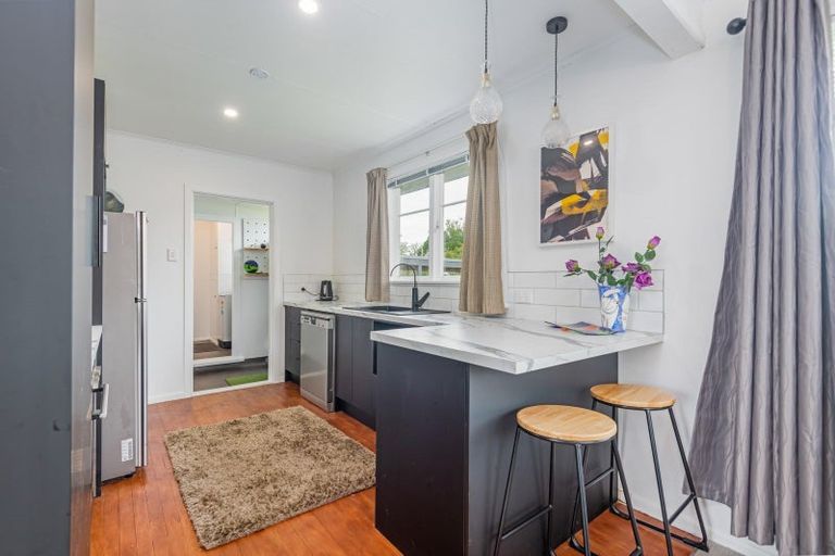 Photo of property in 17 Peters Avenue, Cloverlea, Palmerston North, 4412