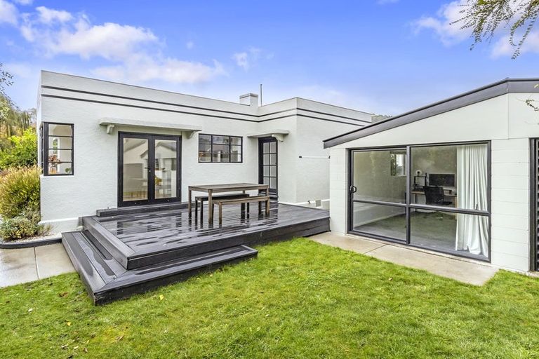 Photo of property in 71a Eastern Terrace, Beckenham, Christchurch, 8023