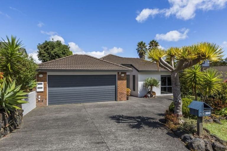 Photo of property in 22 Chedworth Drive, Glenfield, Auckland, 0629