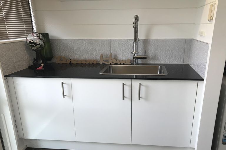 Photo of property in 4 Rotoma Rise, Clover Park, Auckland, 2019
