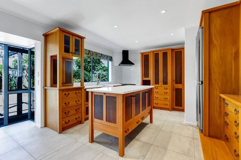 Photo of property in 3e Kinross Drive, Merrilands, New Plymouth, 4312