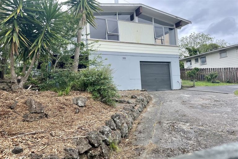 Photo of property in 18 Pankhurst Place, Sunnyvale, Auckland, 0612
