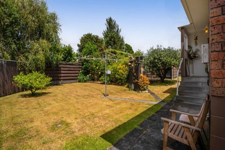 Photo of property in 14 Poplar Grove, Whalers Gate, New Plymouth, 4310